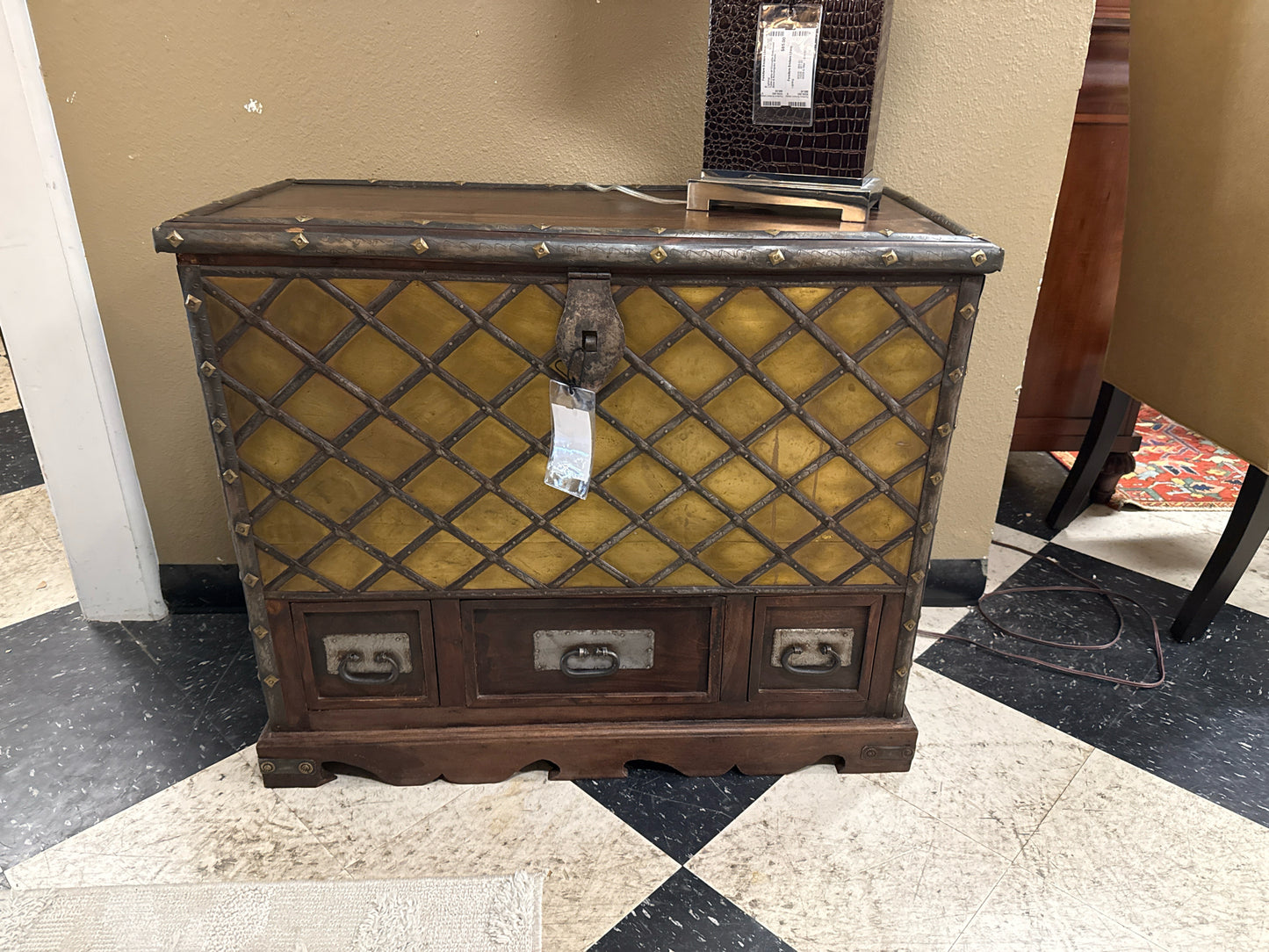 Lift-top Storage Trunk Diamond Pattern & Brass Hardware