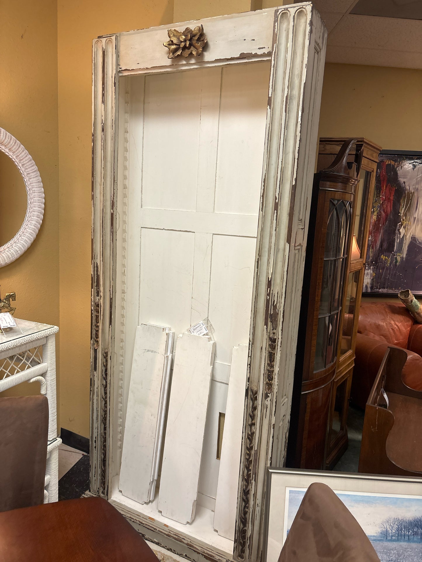 Round Top Antique Painted Mint/Cream Cabinet (17.9"x 98.4"x 59.1")-needs shelf b