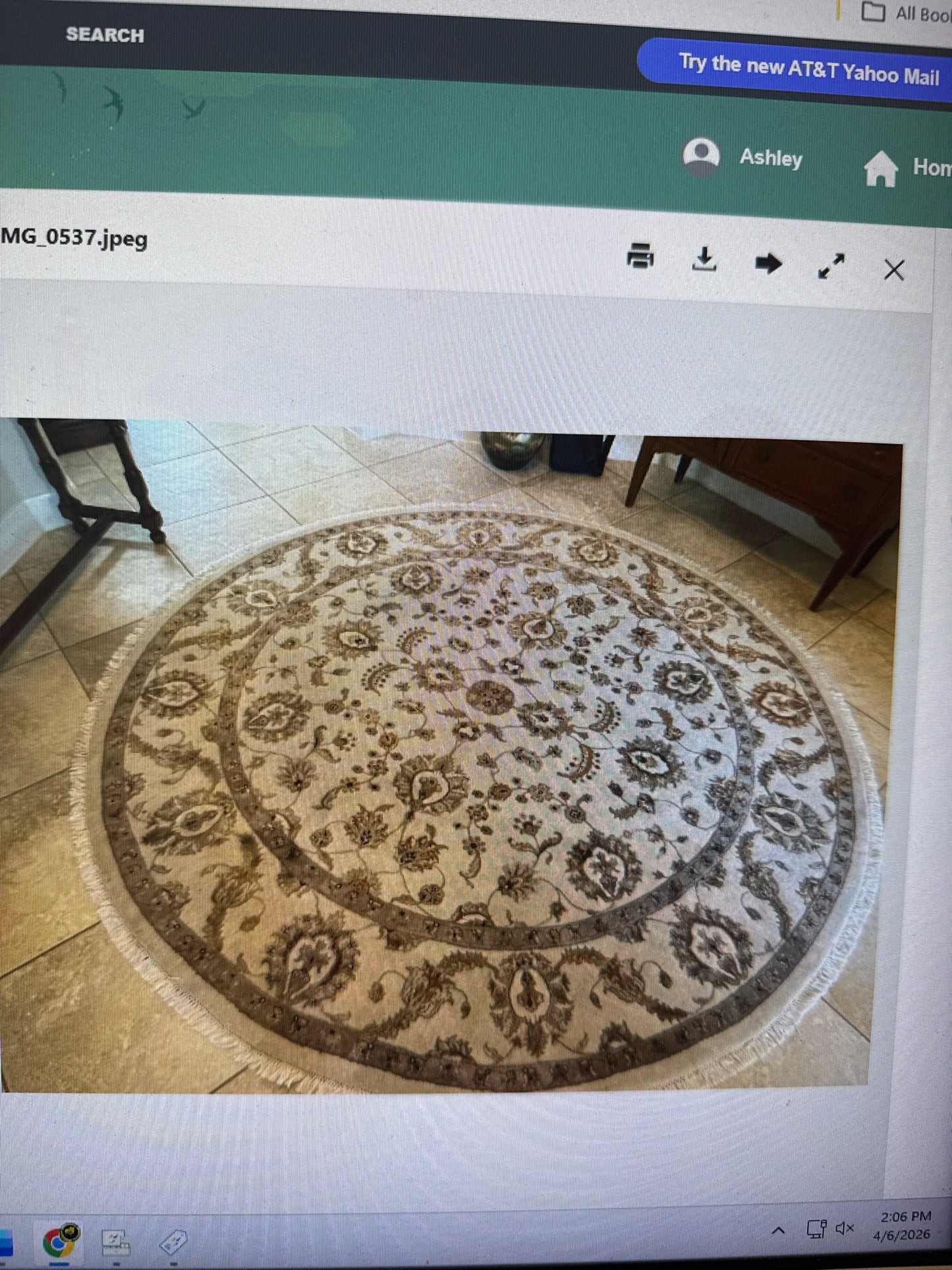 8' Round Hand Knotted Rug- White