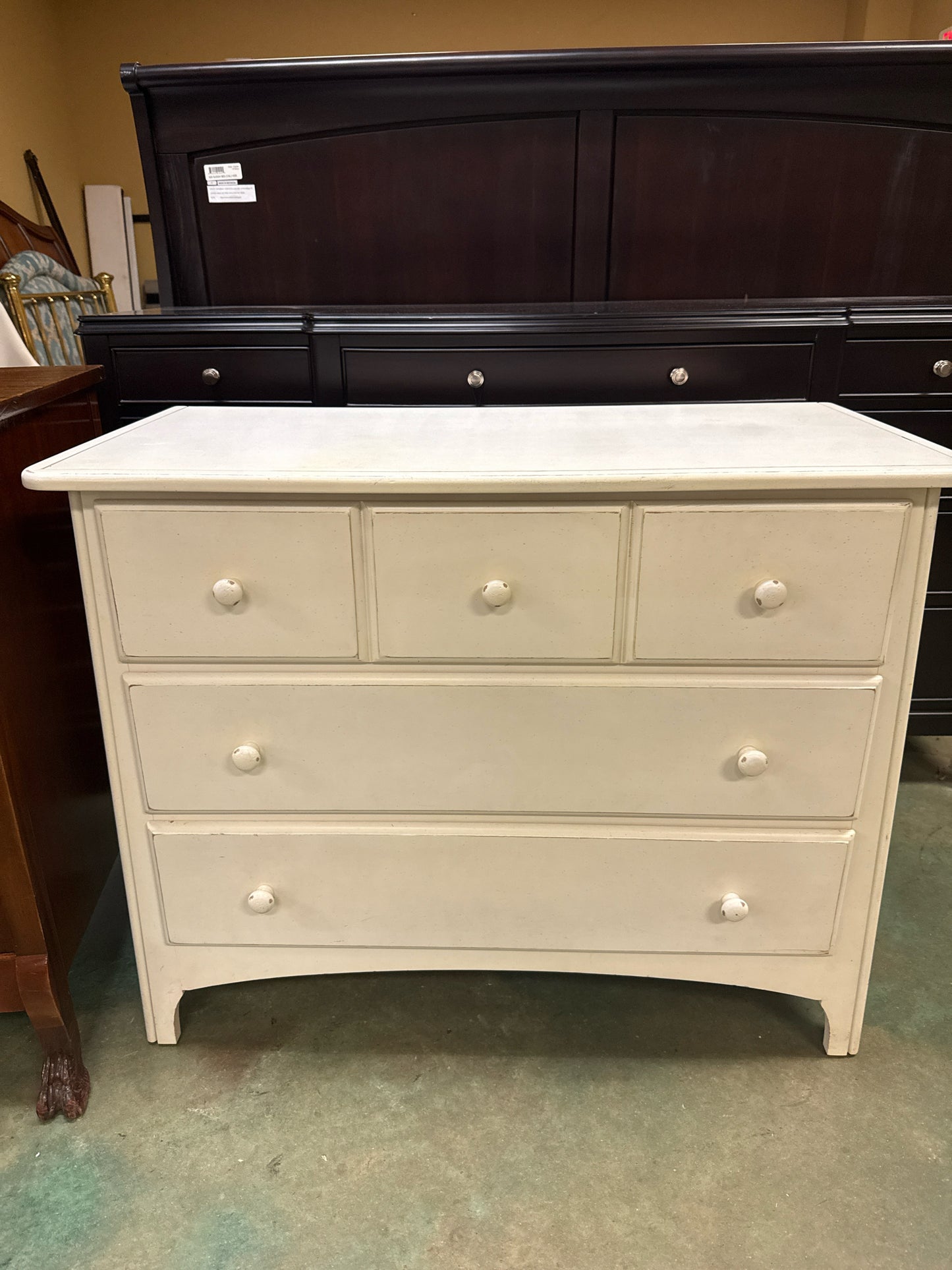 Ragaxxi White Wood 3-Drawer Dresser