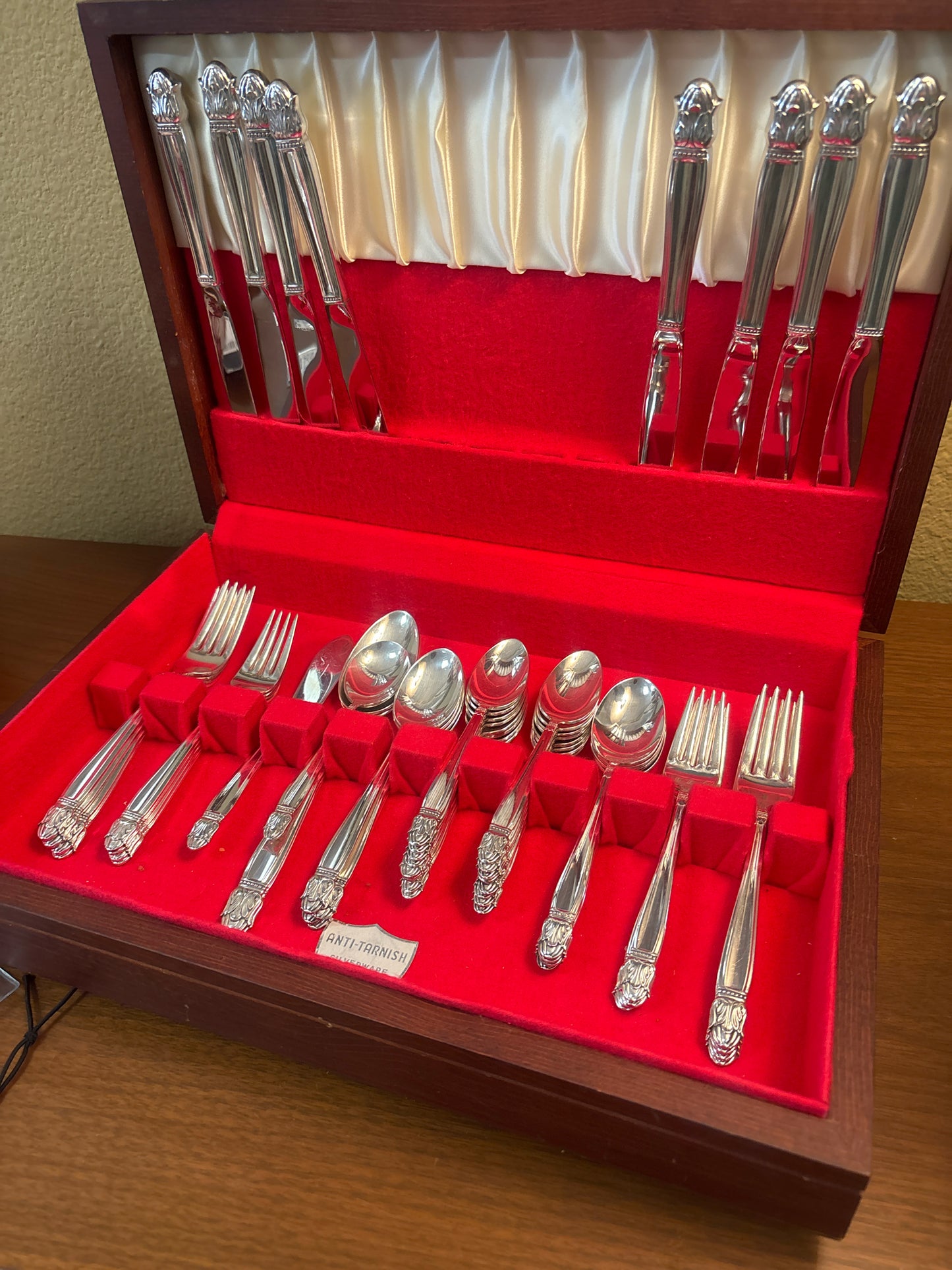 52 pc SET Silverplate Holmes & Edwards "Danish Princess" Flatware in Anti-Tarni