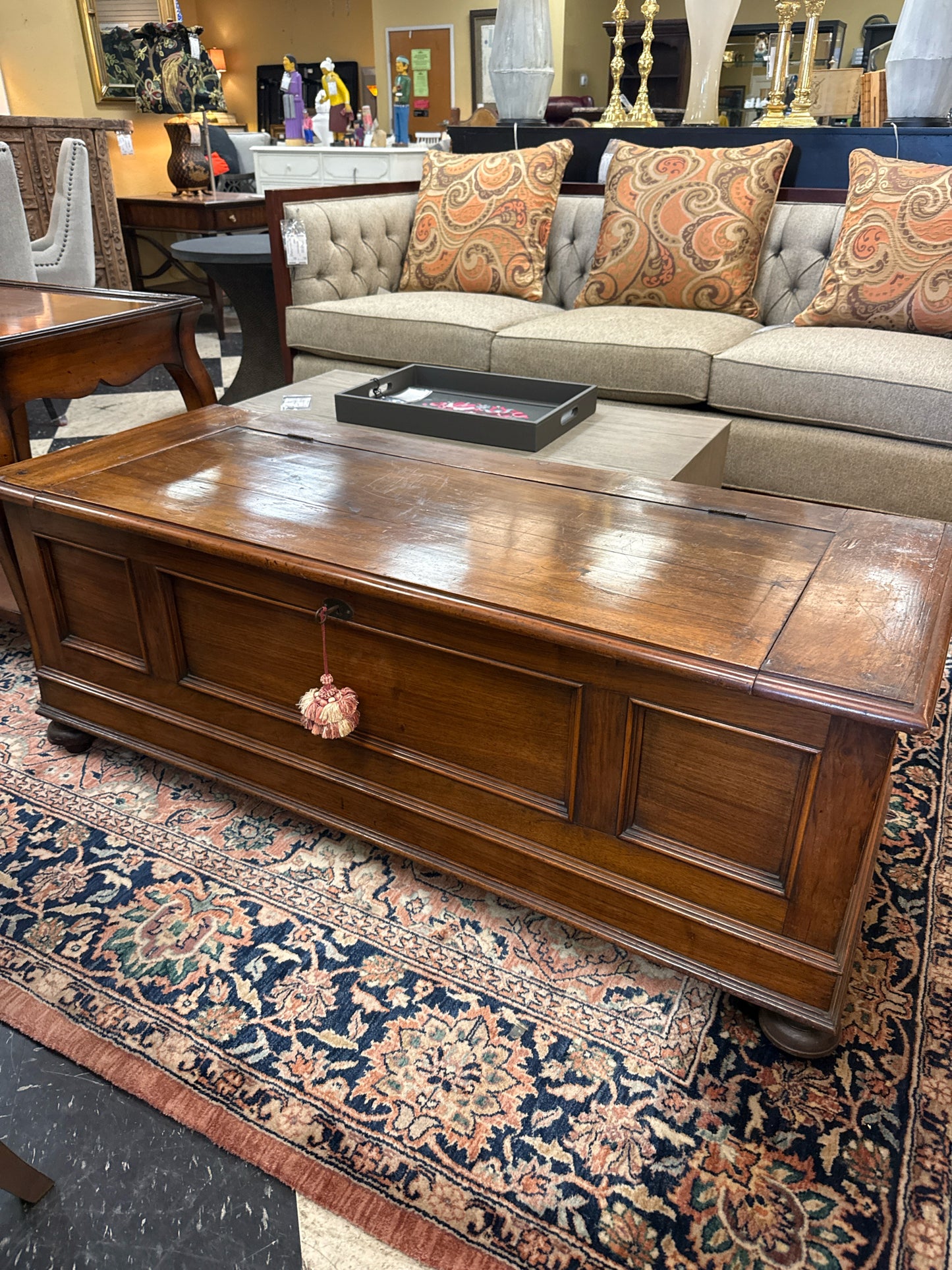 Wooden Blanket Hope Chest w/Key & Tassel