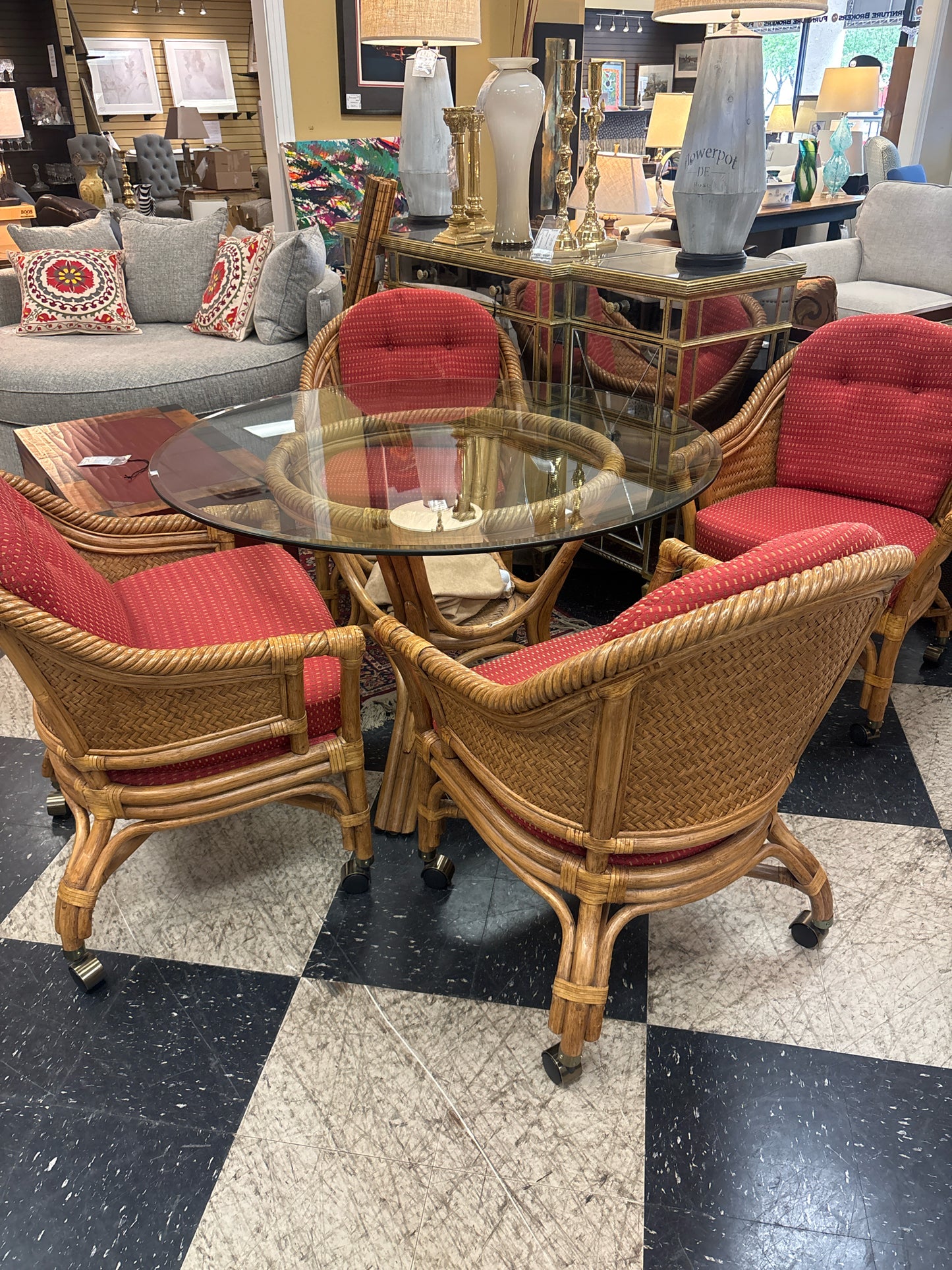 47"Round Glass Top Dining Table w/Rattaan Base & 4 Rattaan Arm Chairs on Casters