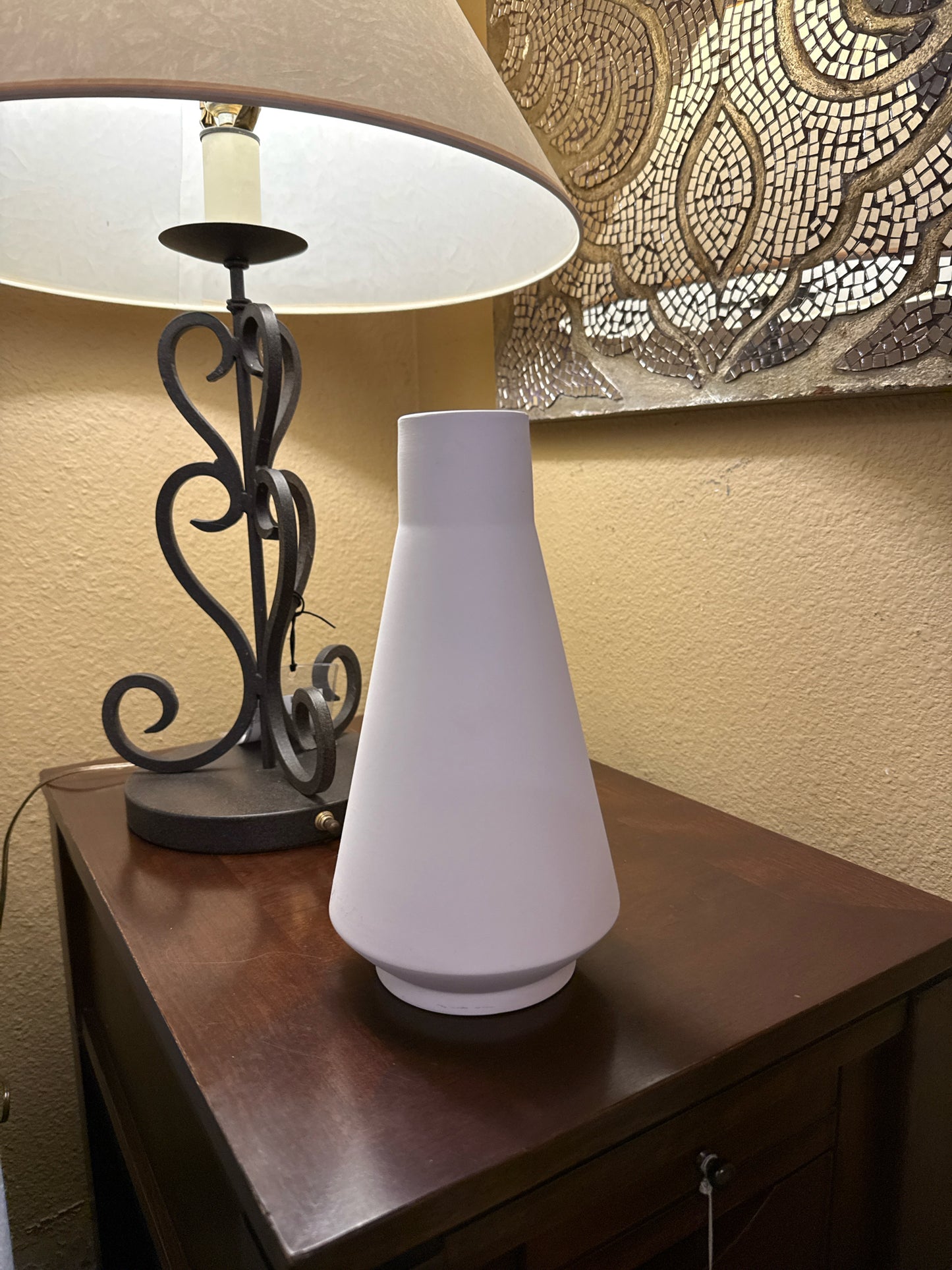 Karakter- Ceramic Matte White Vase