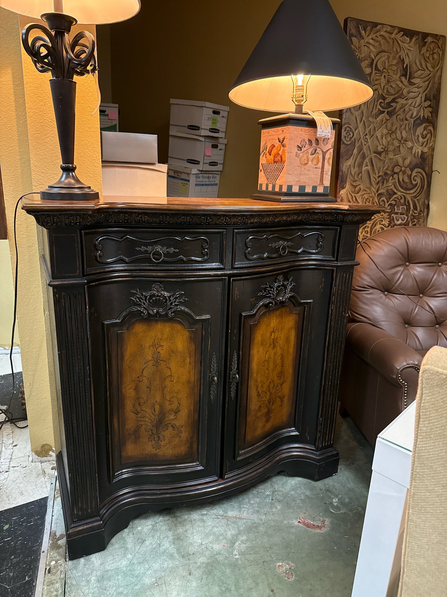 Wooden Black Hutch w/2-drawers/2-doors/2-shelves