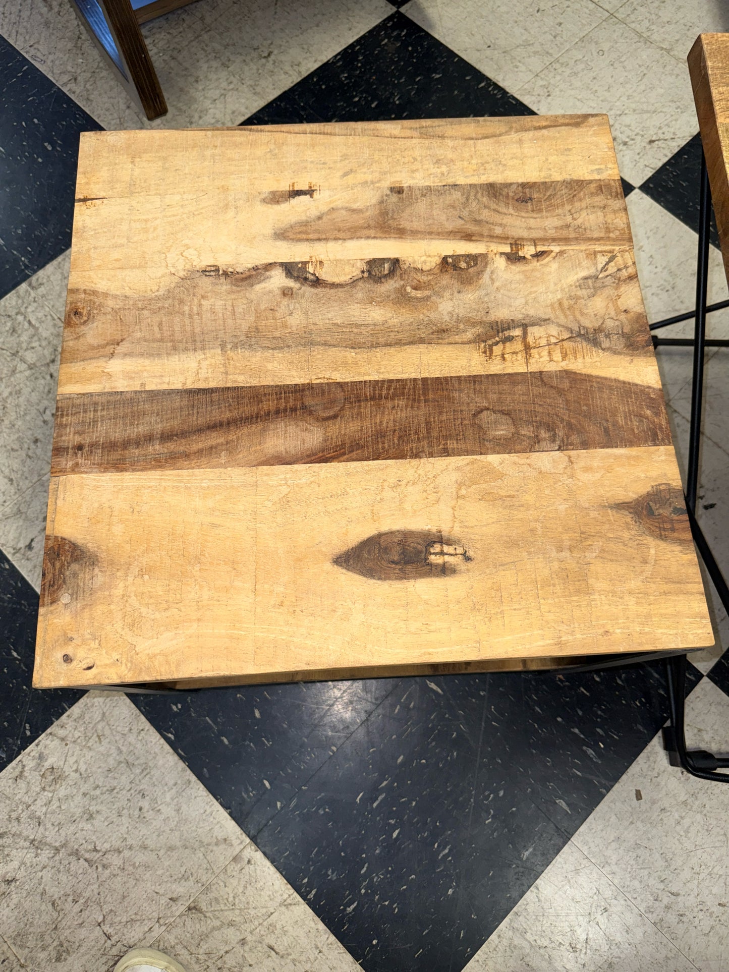 Wrought Iron Side Table W/Wood Top (22x22)