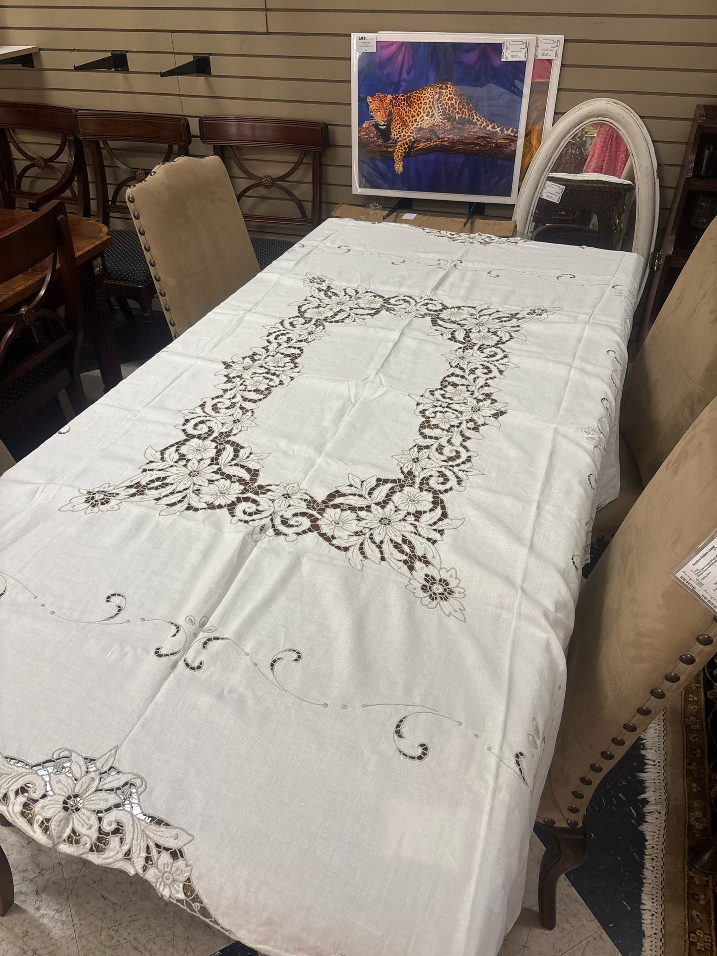 Vintage Linen & Lace Tablecloth (80x64) w/ 8 Napkins