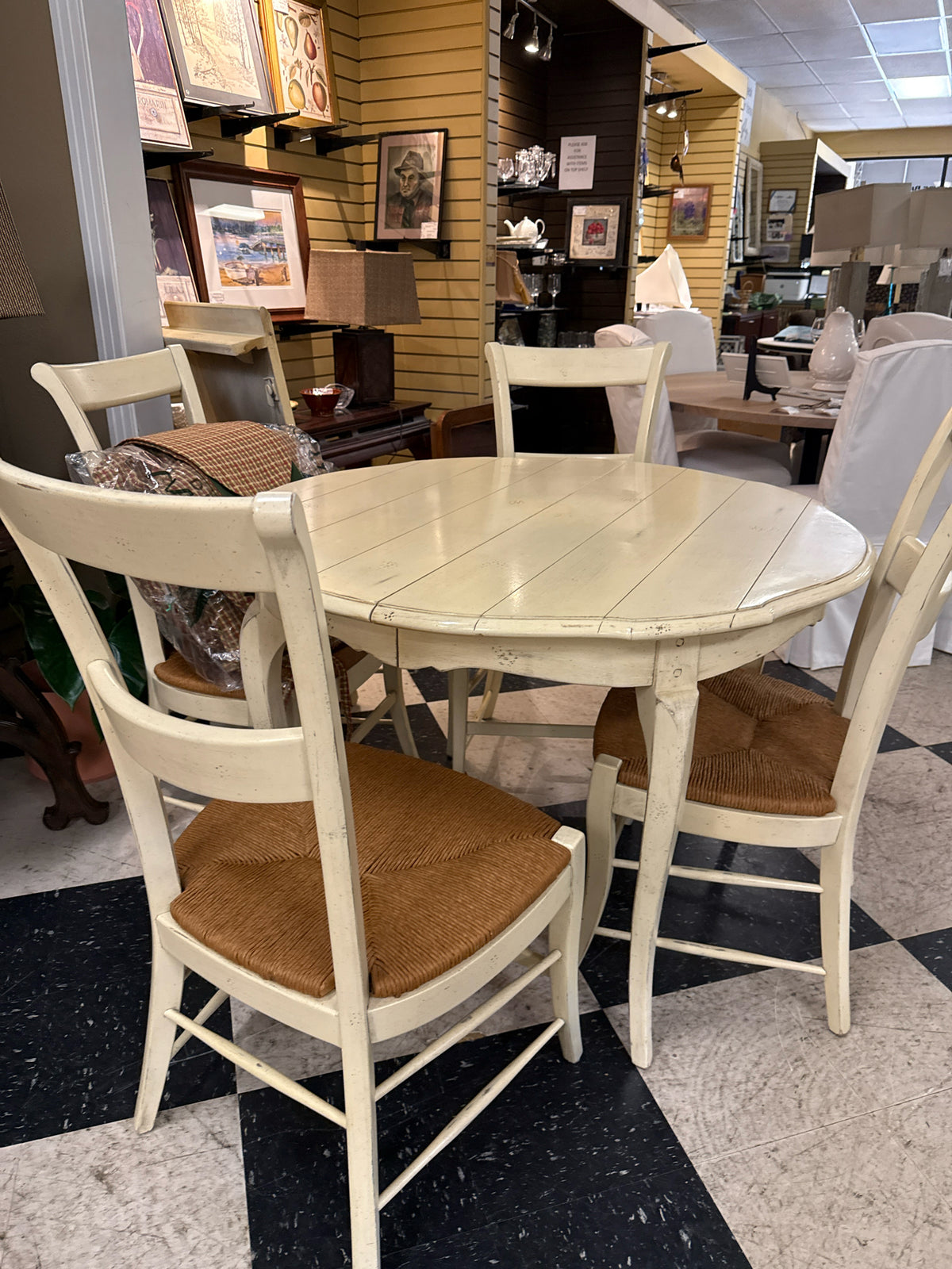 Round Cottage Style Off-White Dining Table w/ 4 Rush Seat Chairs (1 Leaf)