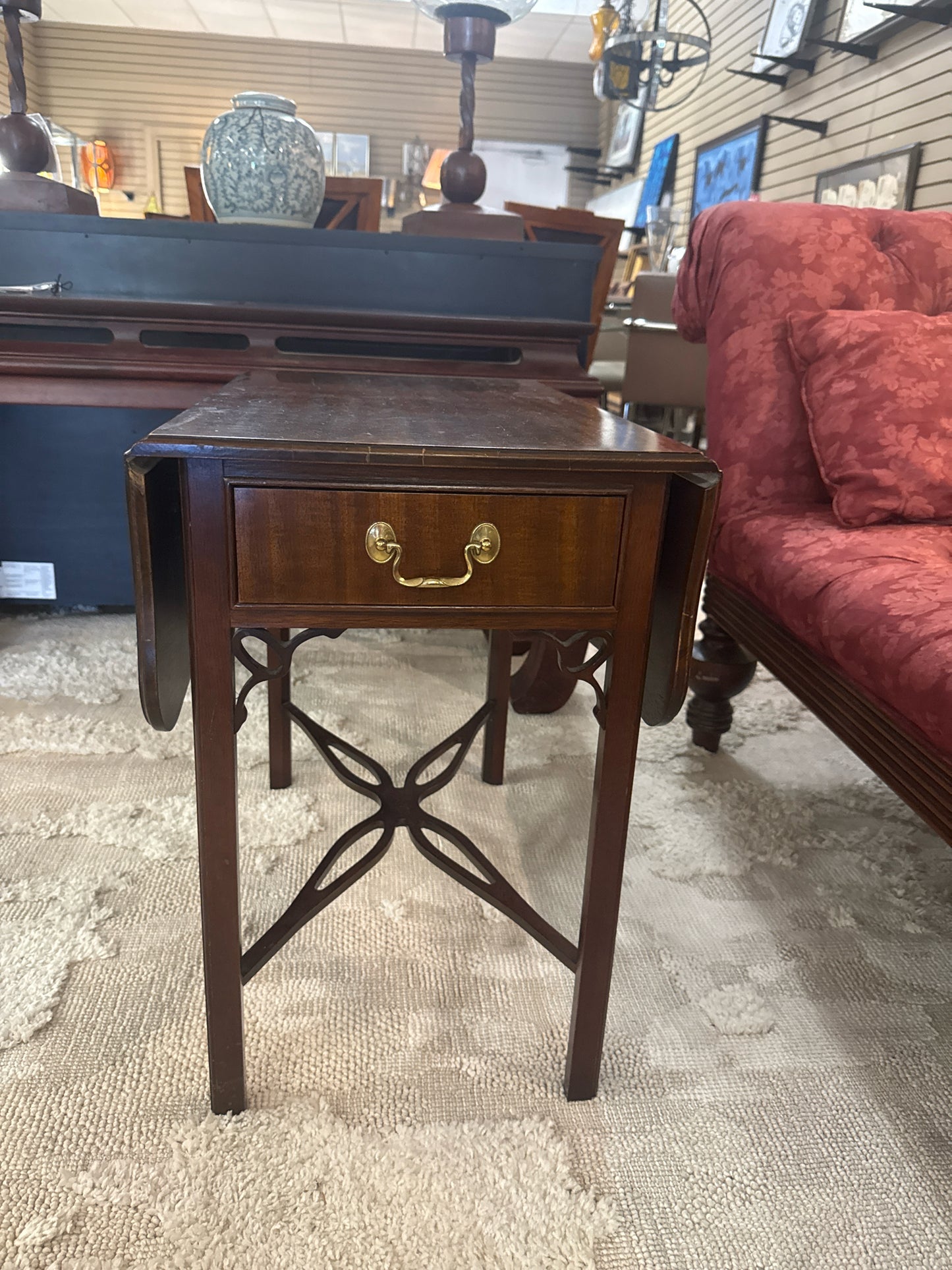 Councill Vintage Chippendale-style Mahogany Pembroke Drop-leaf Side Table w/Bras