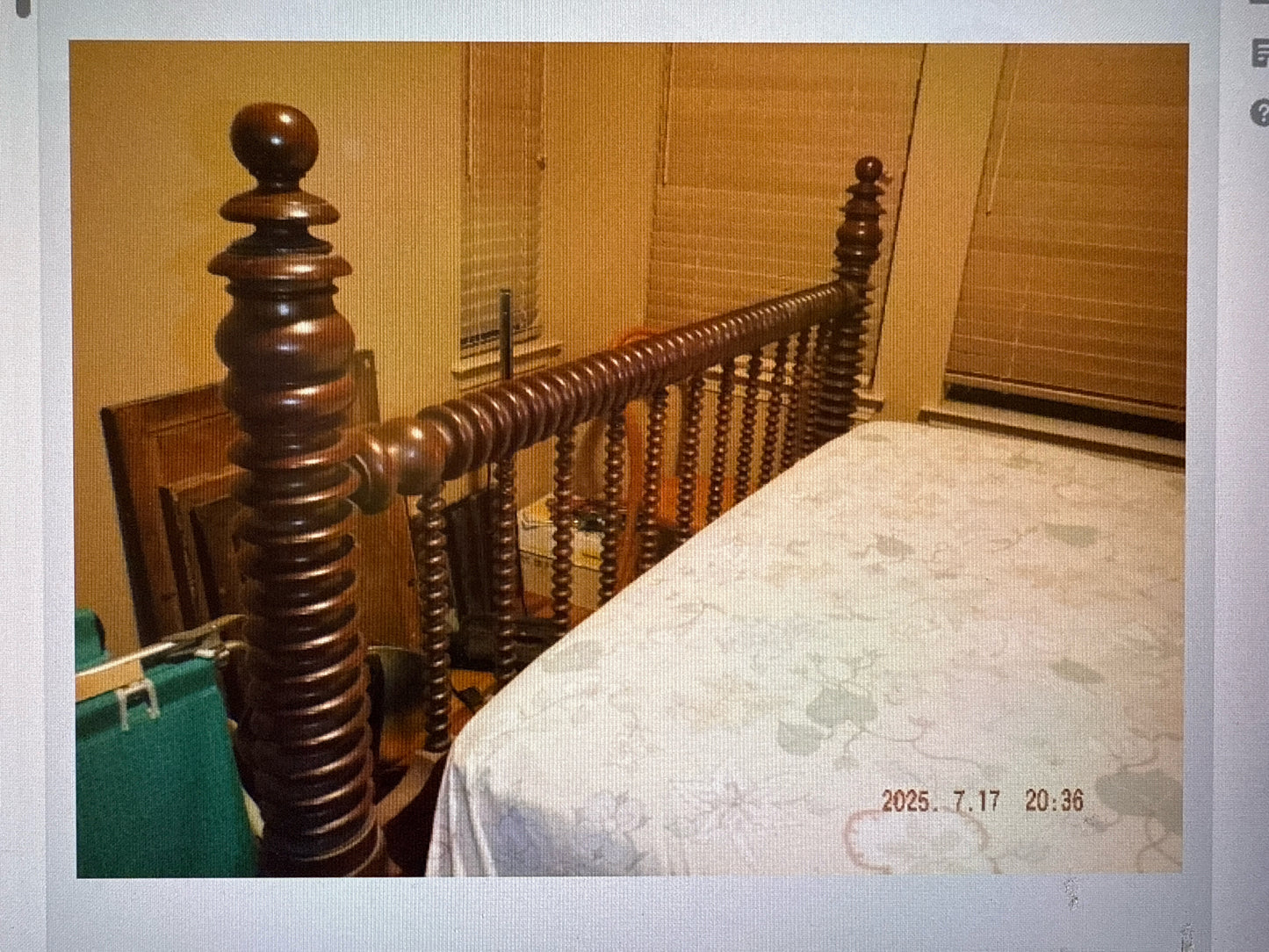 Queen Vintage Jenny Lind Spool Bed HB/FB/SR's/Wooden Slats-HW @front desk