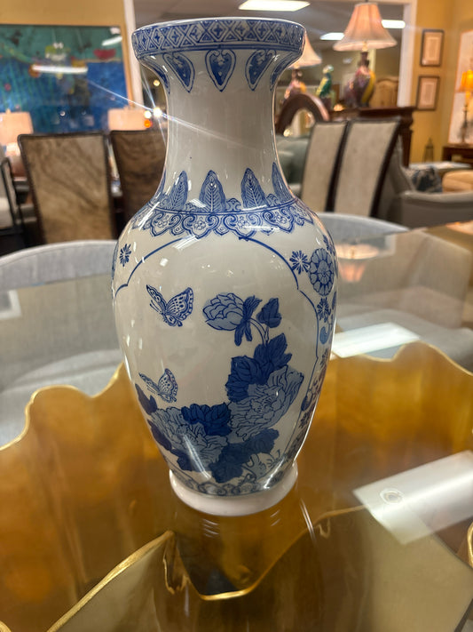 Blue & White Chinese Chinoiseire Vase