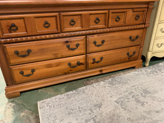 Bassett - Wood w/ Black Hardware 7 Drawer Dresser 67x18x35