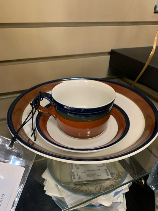 SET (23) - Mikasa Firesong 7 Piece Plate Setting (Brown, Blue, Cream)