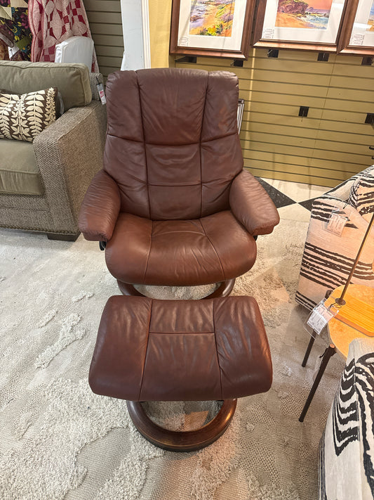 Ekornes Brown Lather Stressles Recliner w/ Ottoman