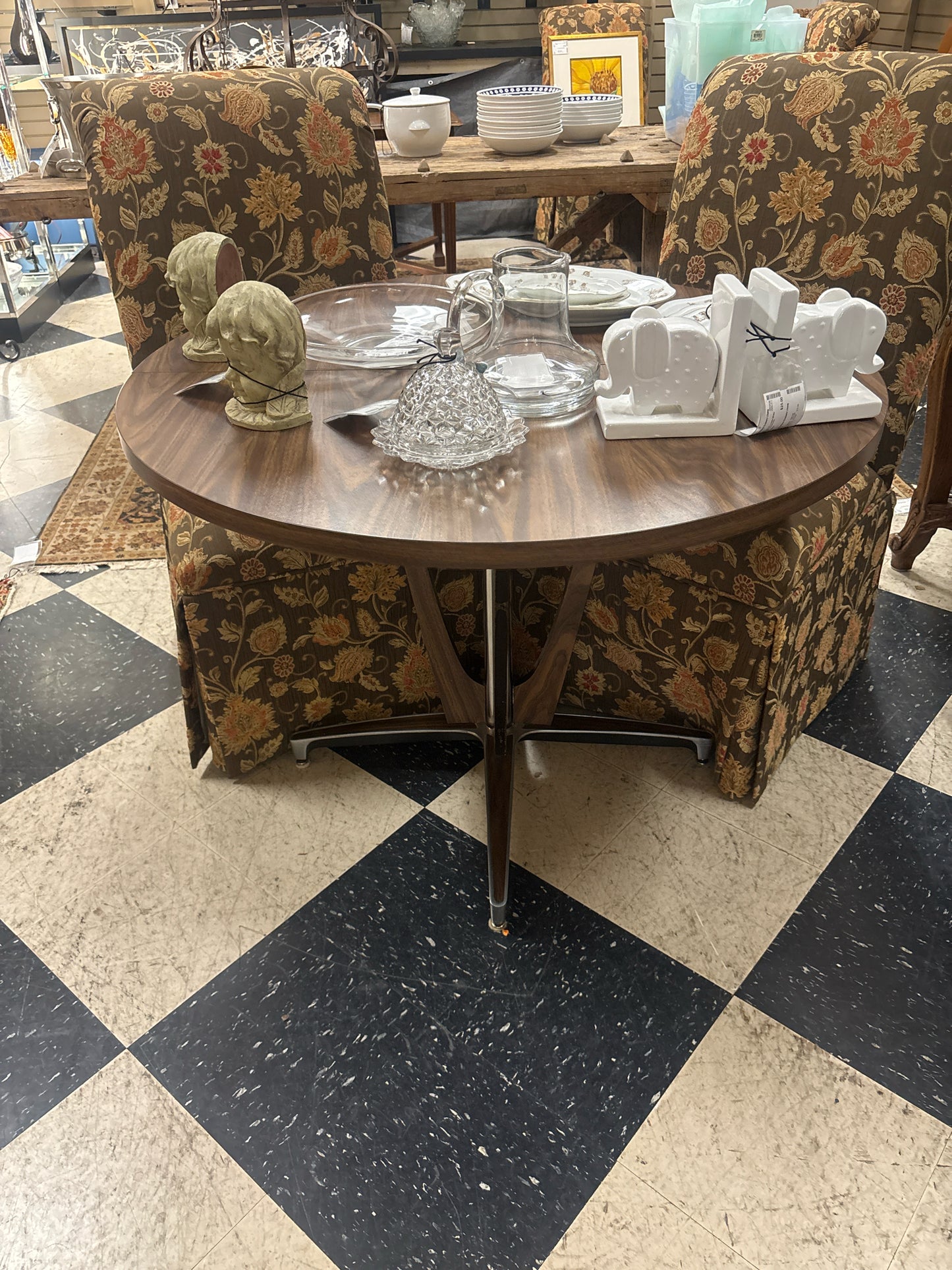 42" MCM Round Kitchen Expandable Table (42x59) w/Extension