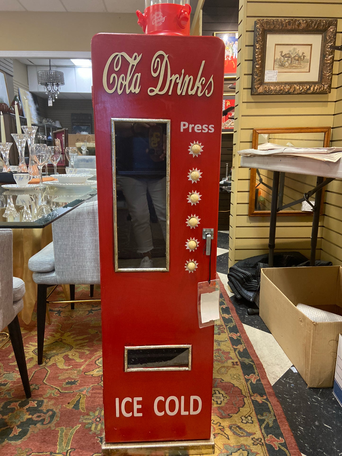 Retro Cola Vending Machine