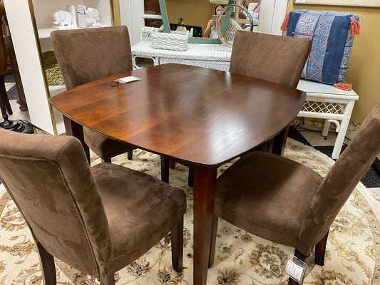 Ashland, 40 x 40 Mahogany Game/Dining Table