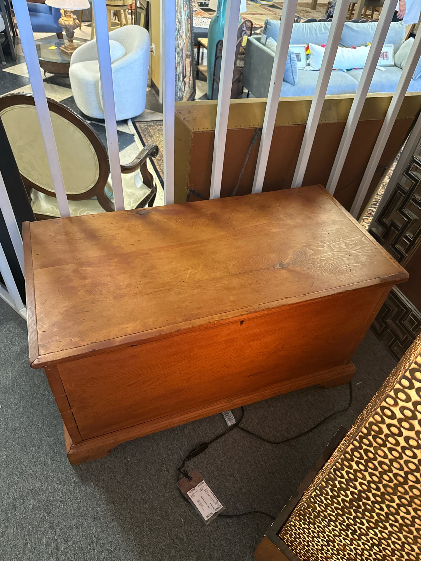 Pine Blanket Chest w/ Flip Top