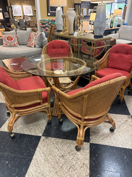 47"Round Glass Top Dining Table w/Rattaan Base & 4 Rattaan Arm Chairs on Casters
