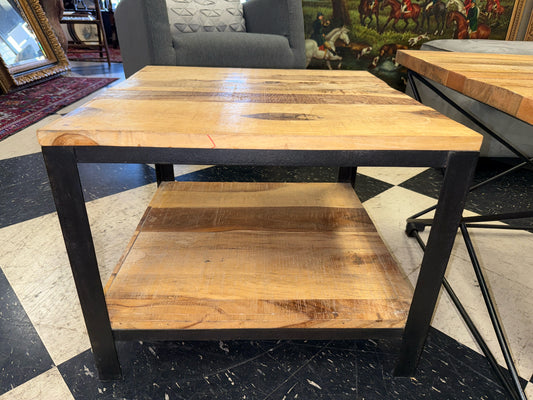 Wrought Iron Side Table W/Wood Top  (22x22)