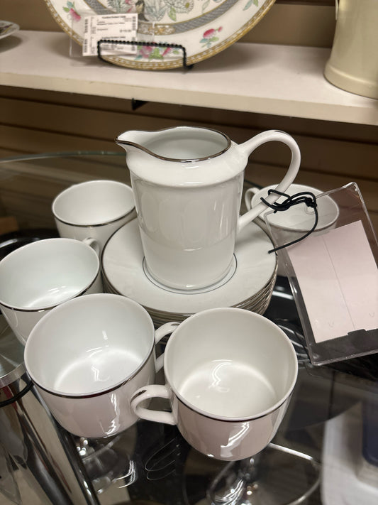 Set of 7 Bernardaud France Cristal China- 6 Cups/Saucers/1Creamer