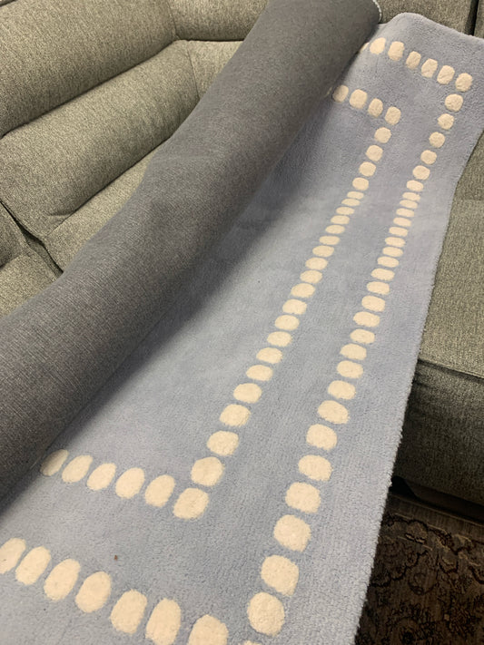 Pottery Barn Pearl Dot Baby Blue Rug 5x8