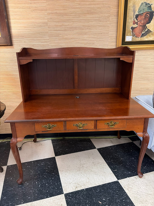 Solid Wood Desk w/Hutch w/Queen Ann Leg