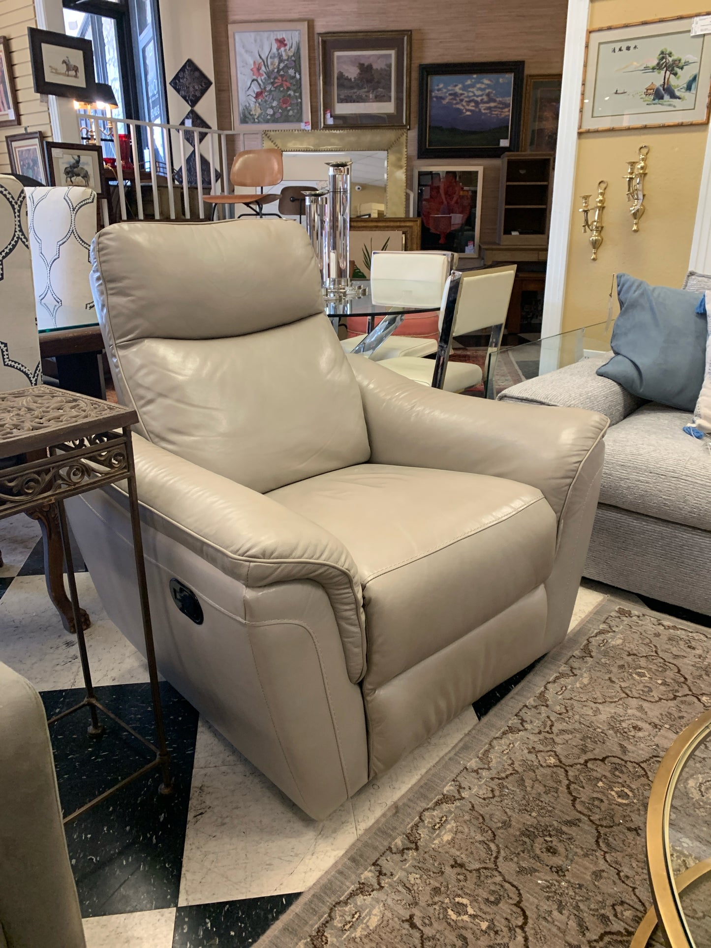 Modern Lt Gray Leather Recliner