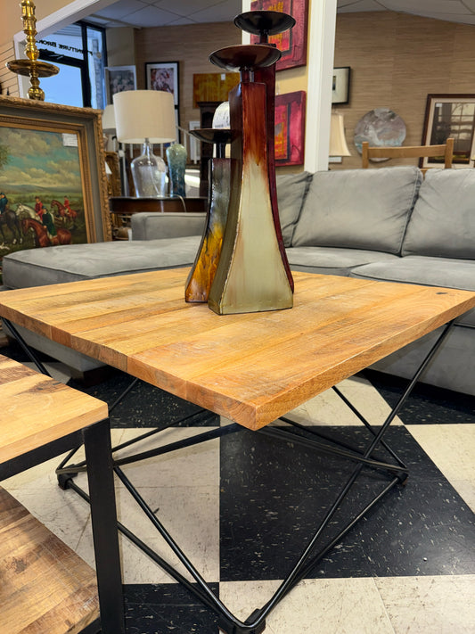 Wrought Iron Coffee Table W/Wood Top  (33x33)