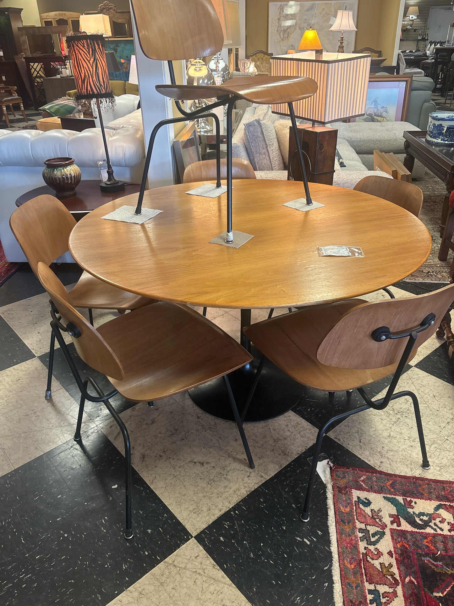 48" Herman Miller Round  Walnut MCM Saarinen Dining Table