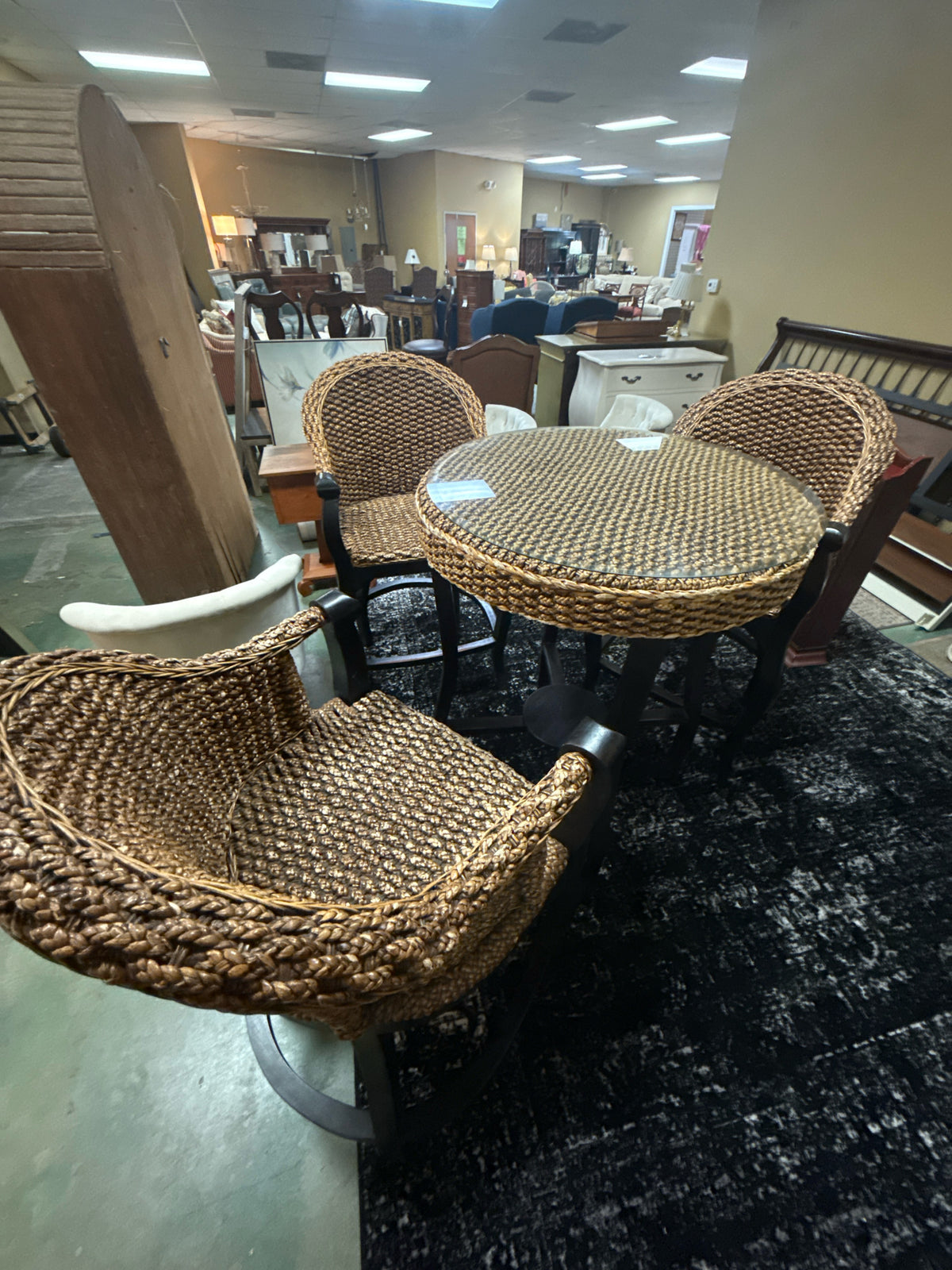 SET Worn High-top Bistro Table w/3 Chairs Wicker & Seagrass