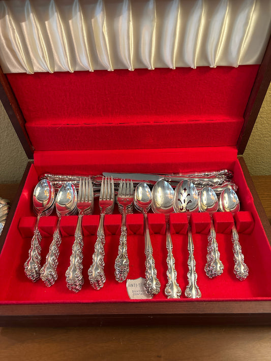 68pc Silver Plate Community "Modern Baroque" Flatware Set w/ Anti-Tarnish Box