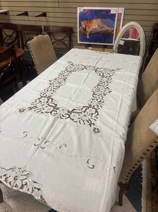 Vintage Linen & Lace Tablecloth (80x64) w/ 8 Napkins