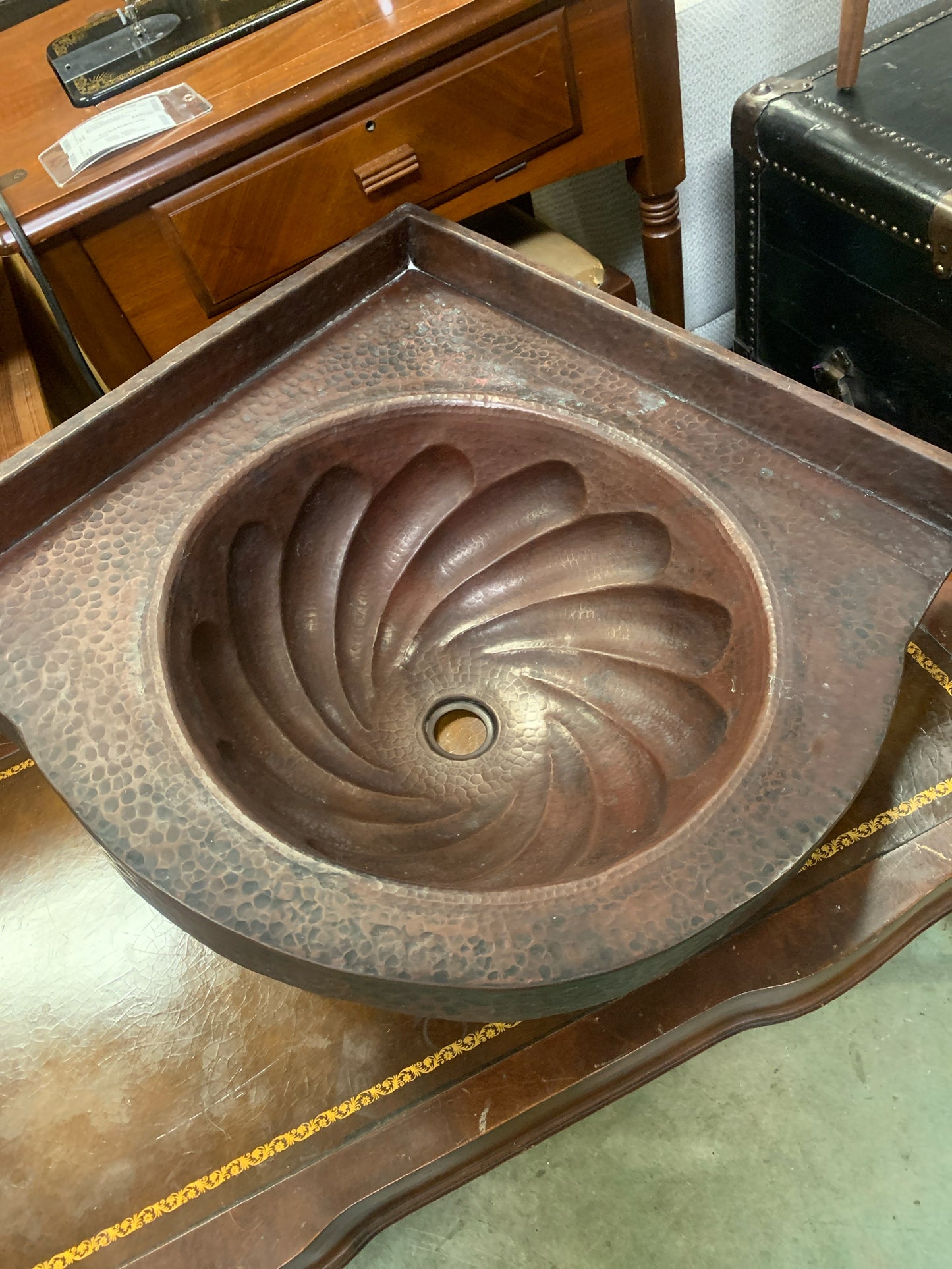 Corner Scallop Hammered Copper Sink