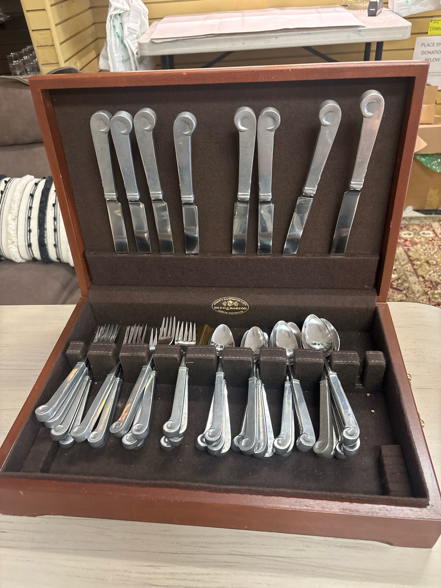 39pc Wilton Bainbridge Armetale Stainless/Pewter Flatware Set in Wood Box (miss