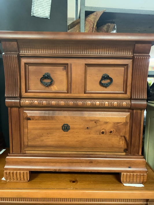 Bassett - Wood w/ Black Hardware 2 Drawer Nighstand 28x16x27 (Missing 1 Handle)