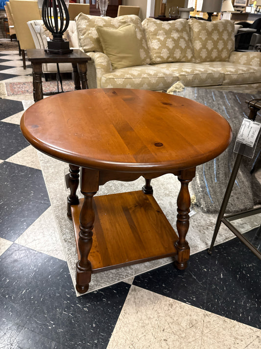Ethan Allen pine Colonial Style Round Side Table w/ Lower Shelf