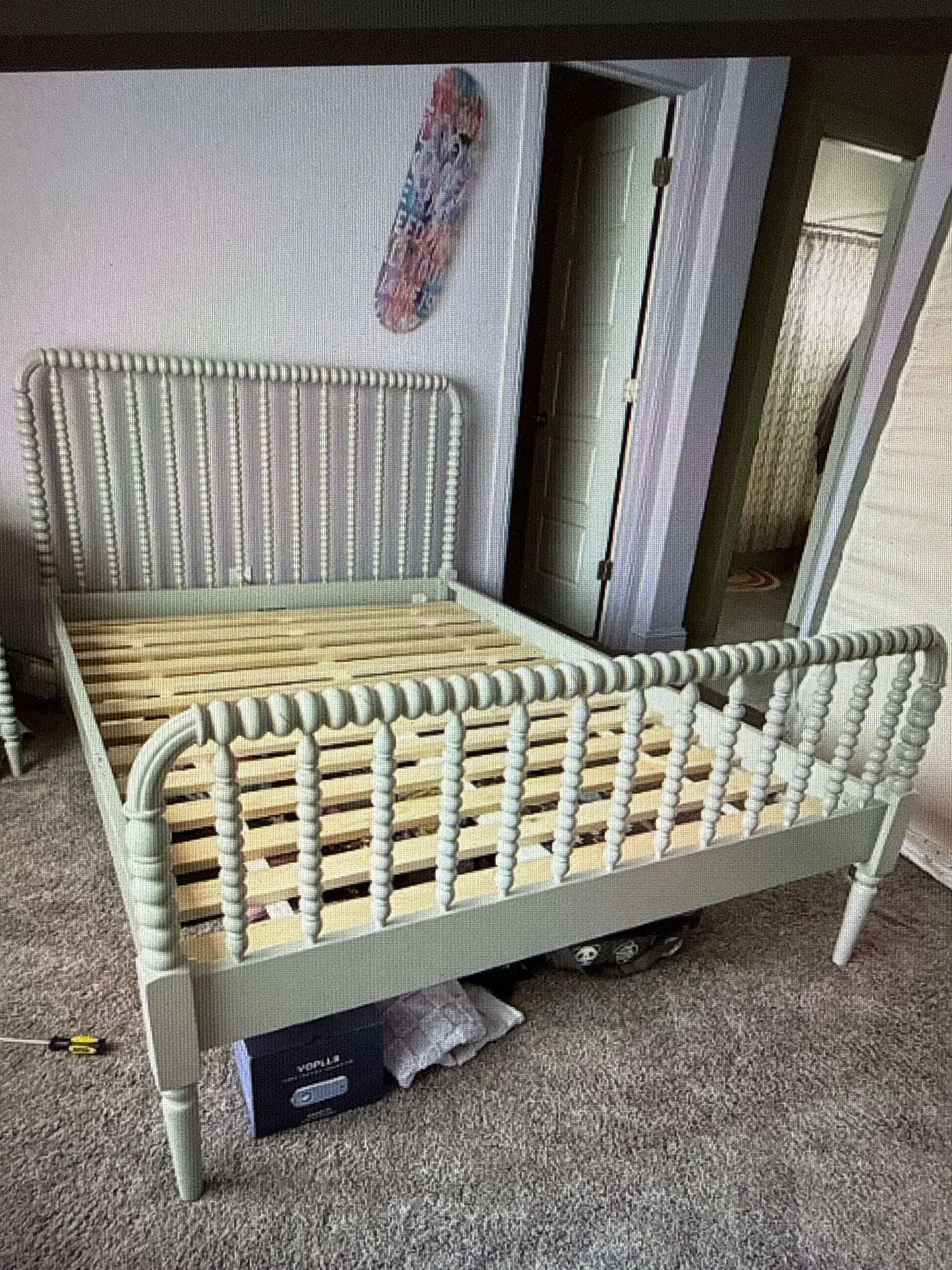 Full C&B/Jenny Lind/Gray Bed/HB/FB/SR'S/WS/Cent.Supp.(HDWR taped on wooden slats